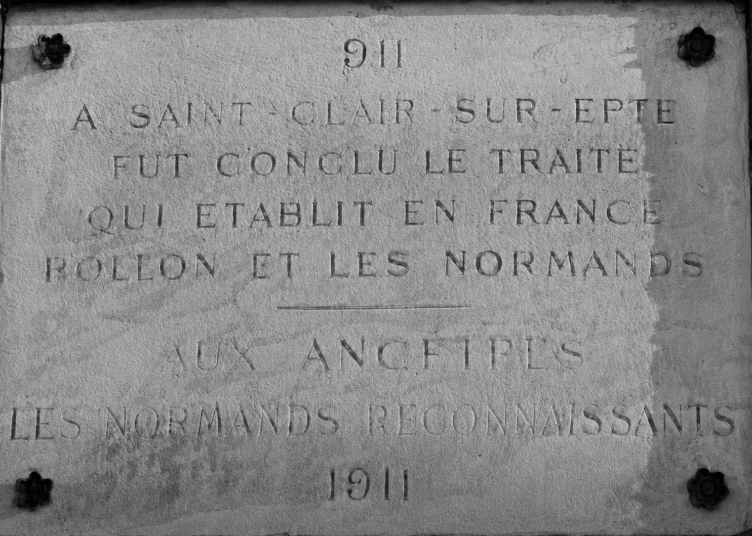 Plaque commémorative du traité de Saint-Clair-sur-Epte