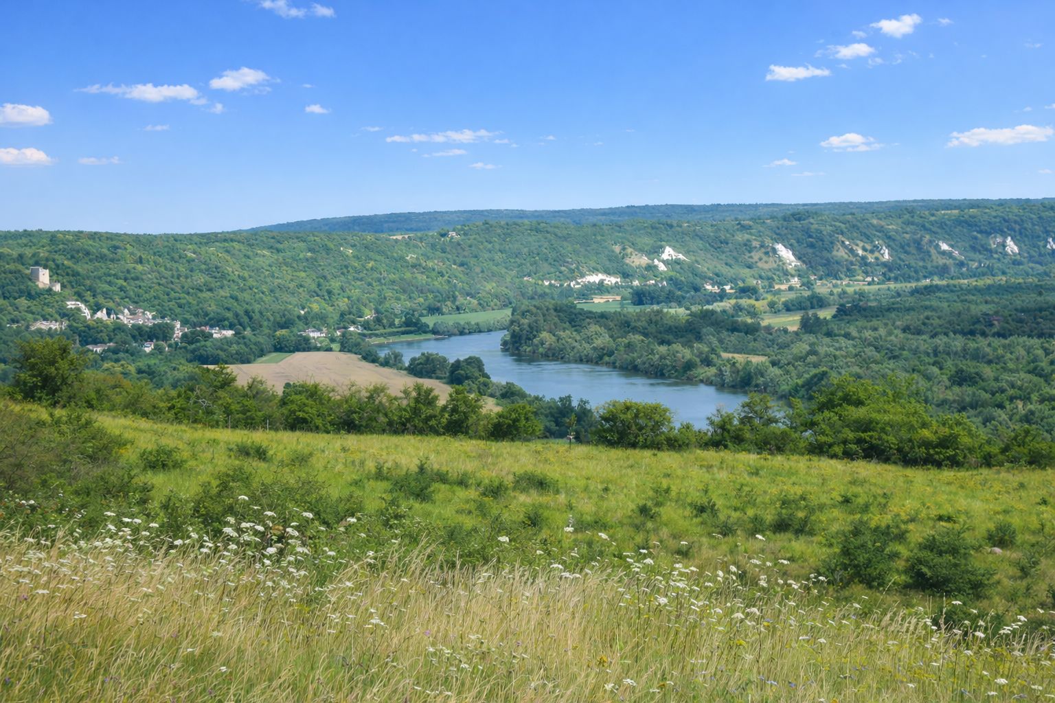 Vue sur la Vallée de la Seine depuis Gommecourt