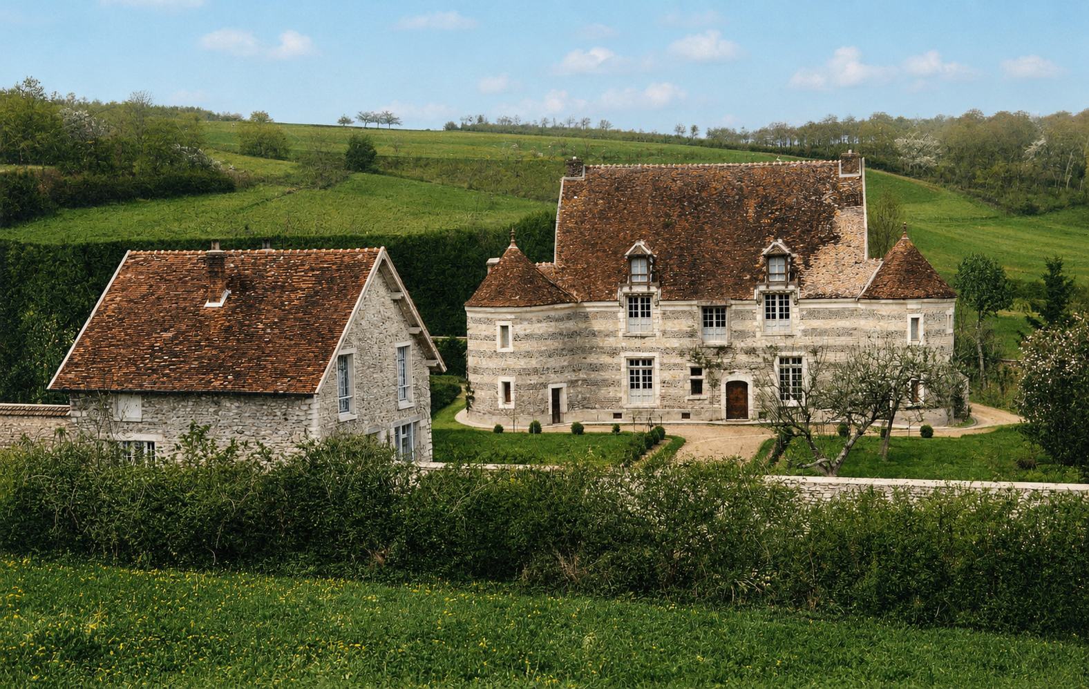 Le manoir d'Apremont à Perdreauville, berceau de la famille Mauvoisin.
