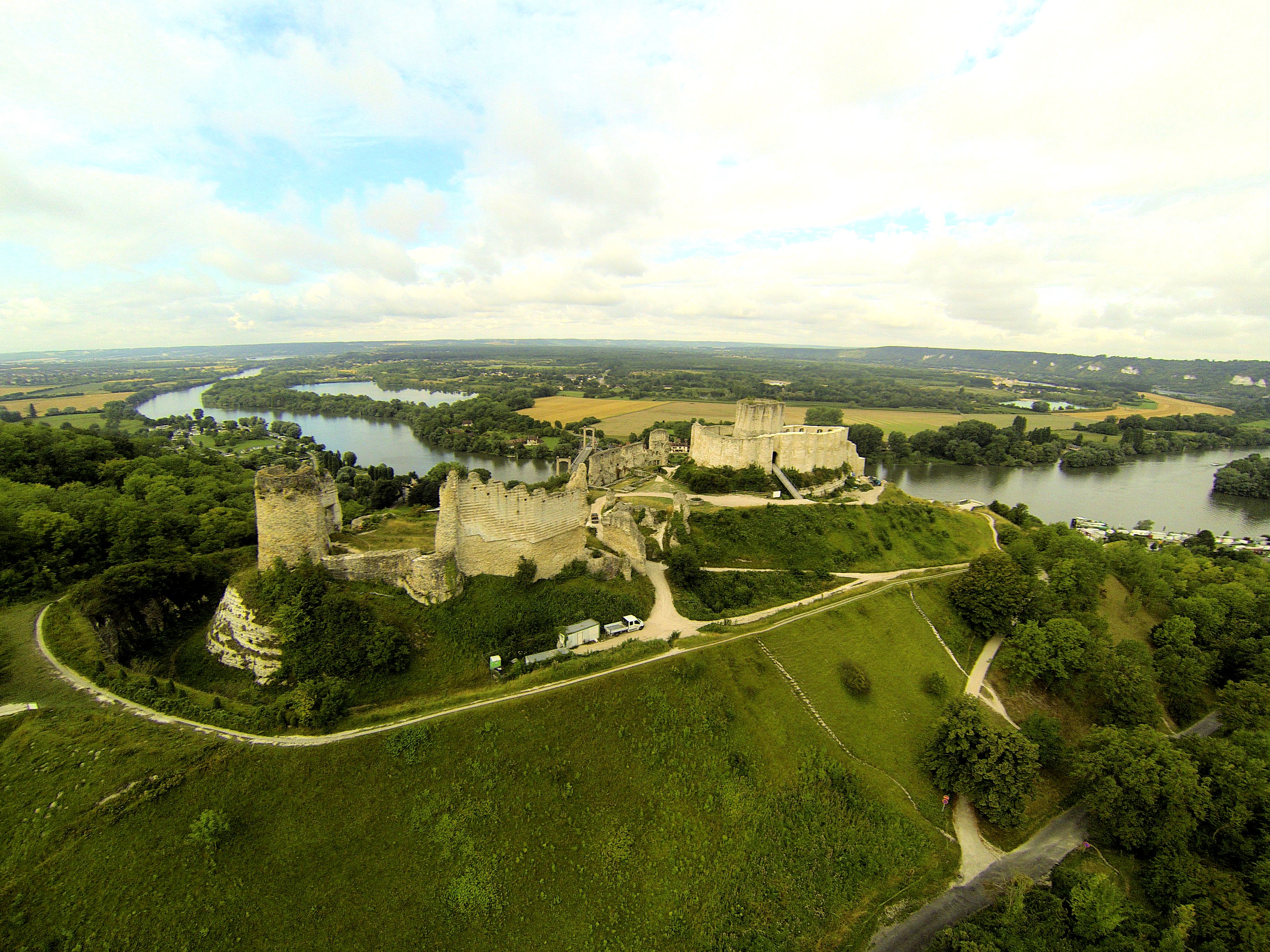 Château-Gaillard dominant la boucle de la Seine aux Andelys