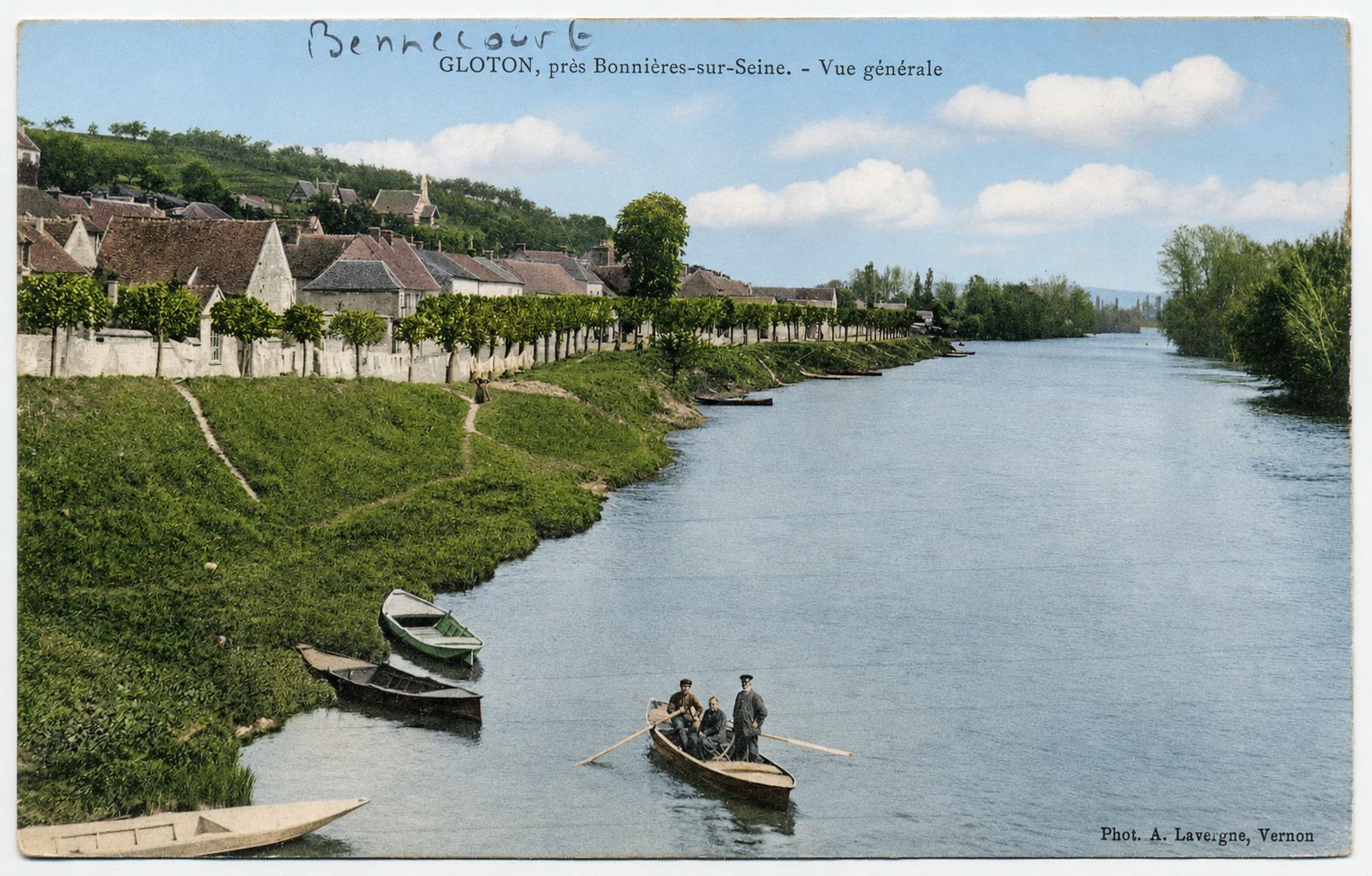 Le hameau de Gloton au bord de la Seine