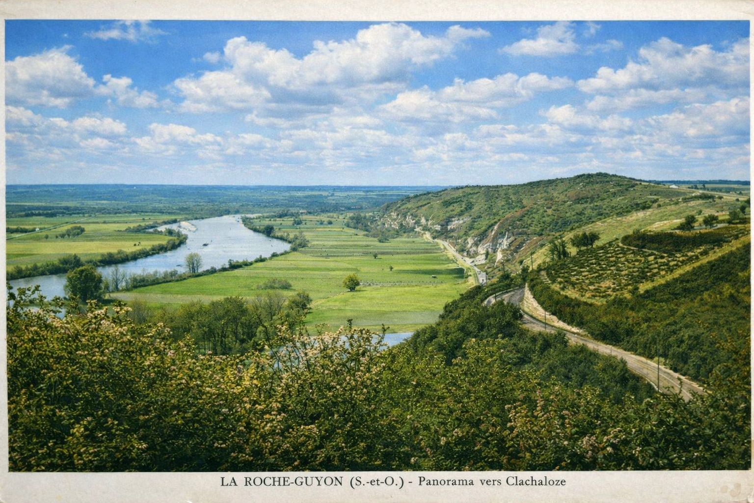 CPA-La-Roche-Guyon-Route-de-Clachaloze-vers1910-colorisee CPA-La-Roche-Guyon-Route-de-Clachaloze-vers1910-colorisee